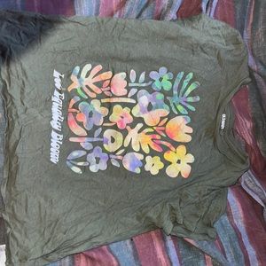 Green shirt nice kind of cute I don’t want it no more